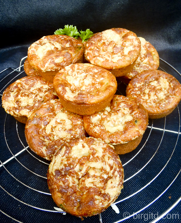 Zucchini-Kräuter-Muffins