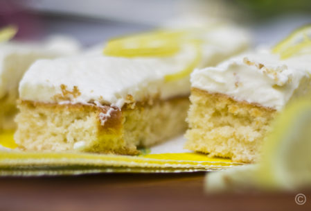 Zitronenkuchen mit einer sahnigen Crème – blitzschnell gemacht
