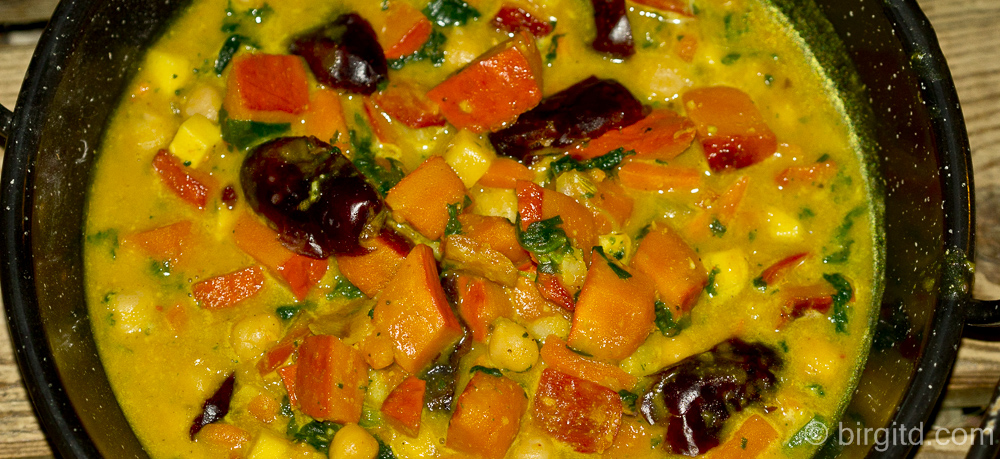 Orientalisches Kürbis-Curry mit Kichererbsen – würzig und aromatisch ...