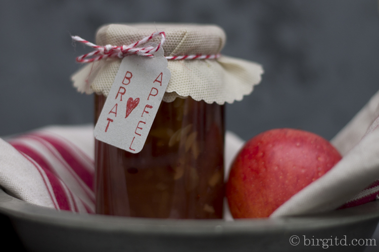 Baked apple jam - Bratapfel-Konfitüre