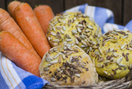 Knusprige Karotten-Brötchen – herrlich aromatisch & fluffig