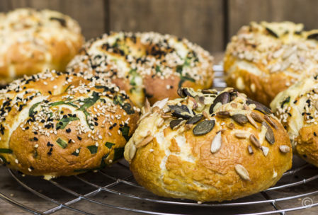 Laugen-Bagels mit Bärlauch, Körnern & viel Geschmack – Brote aus aller Welt