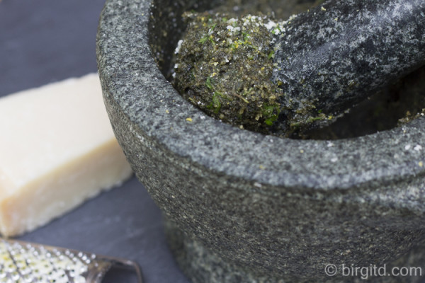 Zitronenmelisse-Pesto &amp; bunte karamellisierte Möhrchen – Birgit D