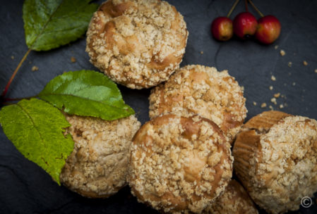 Apfel-Muffins mit Knusperstreuseln – Apfelkuchen aus aller Welt