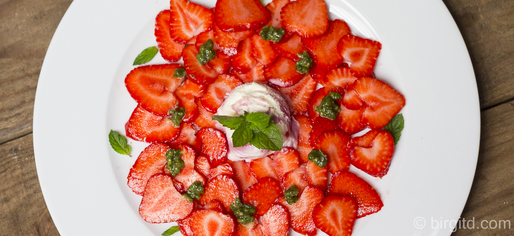 Süßes Minz-Pesto – zu Erdbeeren ein Genuss – Birgit D