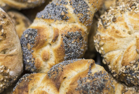 Brote aus aller Welt – von Knäckebrot bis Naan – ein kleiner knusprig-aromatischer Trip