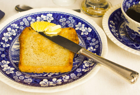 Toastbrot nach dem Salz-Hefeverfahren in zwei Varianten – Brote aus aller Welt