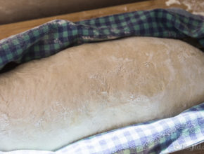 Solothurner Brot gereifter Teig im Tuch