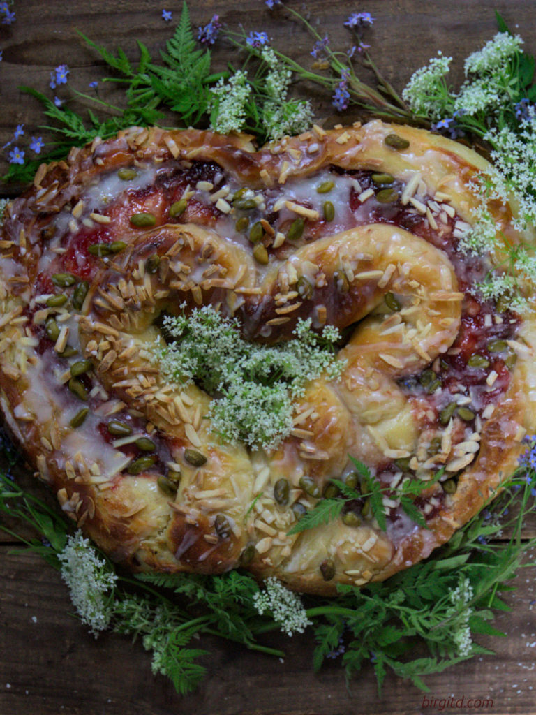Maikringel mit Marzipan – ein norddeutscher Kuchenklassiker – Birgit D