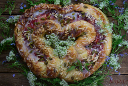 Maikringel mit Marzipan – ein norddeutscher Kuchenklassiker