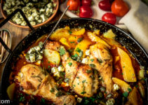 Drumsticks auf Kürbisgemüse
