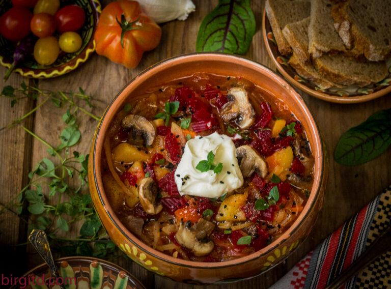 Ukrainischer Borschtsch mit Pilzen, vegan – Birgit D