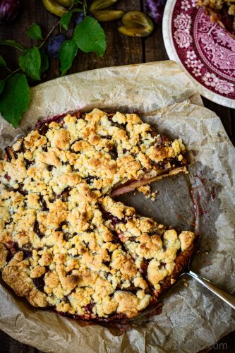 Zwetschgenkuchen mit knusprigen Streuseln